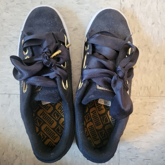 Suede Heart Floral Women's Sneakers - Picture 2 of 4